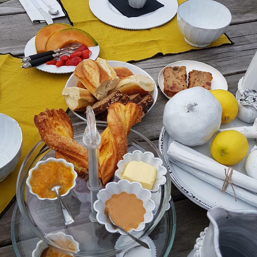 לינה וארוחת בוקר Saint-Martin-aux-Chartrains Par Hasard Ou Pas מראה חיצוני תמונה